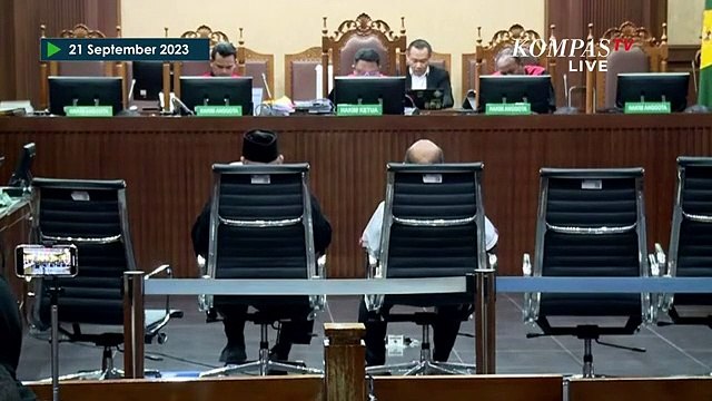 [FULL] Lukas Enembe Bacakan Pleidoi, Bantah Terima Gratifikasi