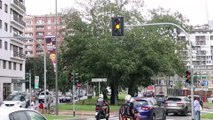 In piazza Repubblica semafori lampeggianti da due mesi: attraversare ? una roulette russa