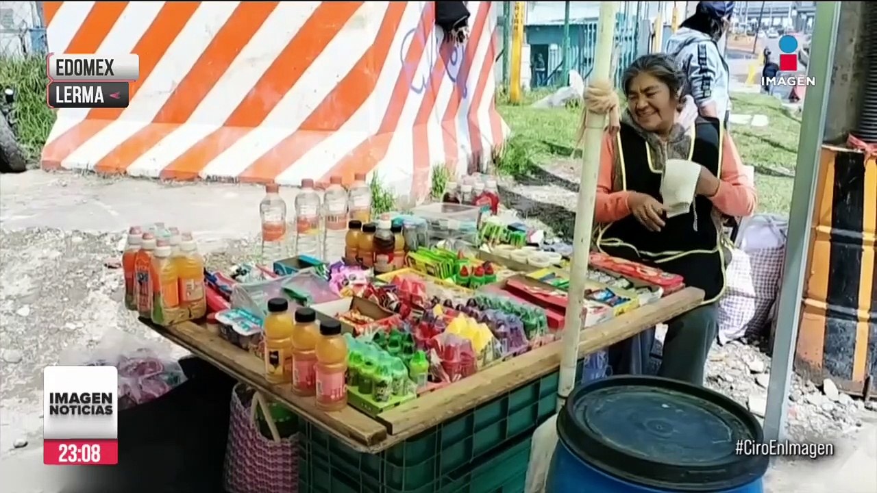 Vendedores ambulantes se instalan en la estación Lerma del Tren México-Toluca