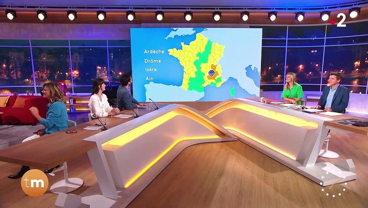 Valérie Maurice et Thomas Sotto pris d'un incontrôlable fou rire dans "Télématin". France 2