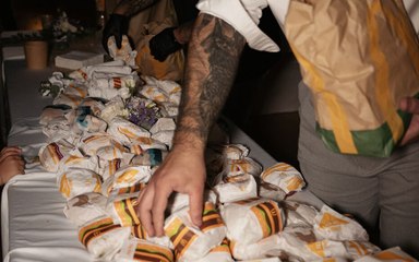 Ce couple commande 300 burgers chez McDonald's pour son mariage