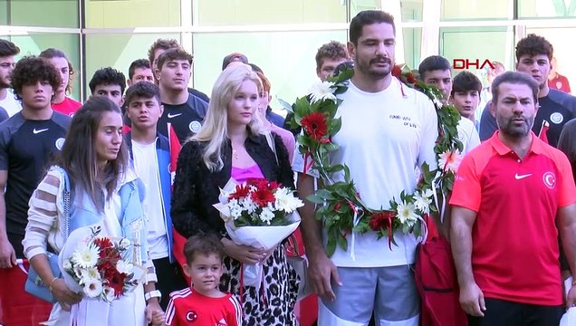 Milli güreşçi Taha Akgül'den 2024 Paris Olimpiyatları'nda altın madalya sözü