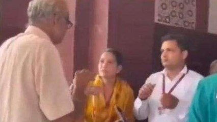 आगरा: मंडल के स्टेशन बन रहे दिव्यांग फ्रेंडली, मूकबधिर के लिए साइन लैंग्वेज में स्टाफ ट्रेंड