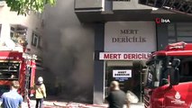 Zeytinburnu'nda 5 katlının binanın giriş katında bulunan tekstil atölyesinde yangın çıktı
