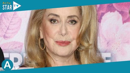 “Un monde effarant”  pourquoi Catherine Deneuve se tient “éloignée” des réseaux sociaux