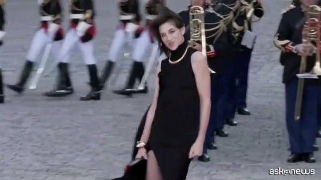 Mick Jagger, Charlotte Gainsbourg e Hugh Grant a cena con re Carlo