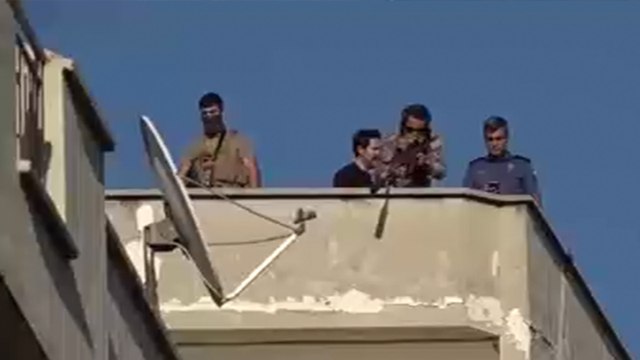 Annesini rehin alıp, 4 saat sonra bacağından vurularak yakalanan zanlı, hastanede öldü