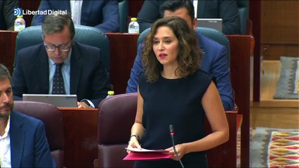 Ayuso acusa a Sánchez de dejar "a España de rodillas ante los independenstas"