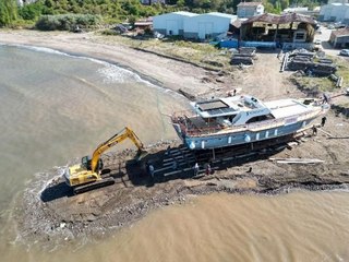 Osmanlı döneminden kalma gulet yat, Bartın'da denize indirildi