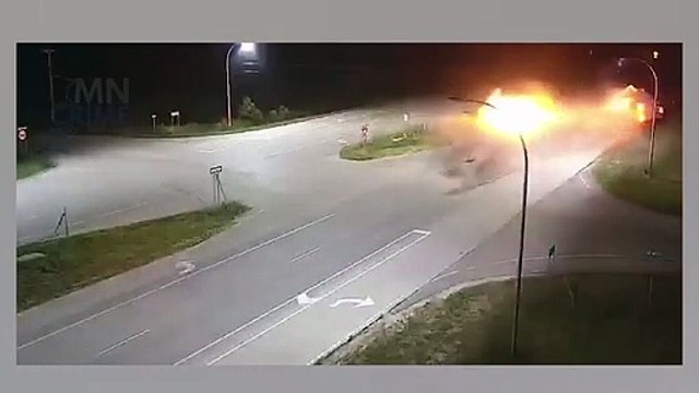 سائق سيارة ينجو بأعجوبة من حادث سير مرعب