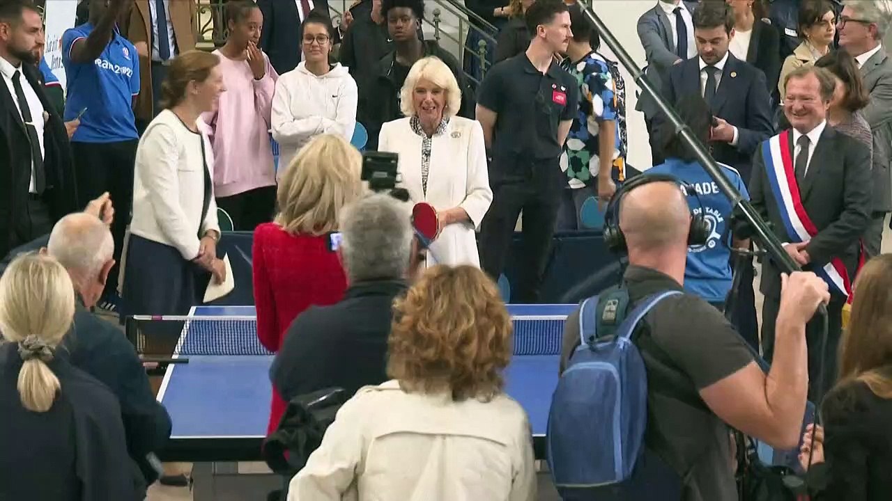 Pingpong-Diplomatie mit Camilla und Brigitte Macron