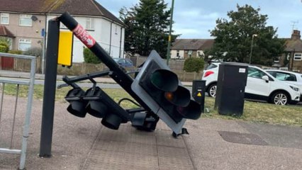 London Headlines September 21: Traffic lights cut in half in Anti-ULEZ attack