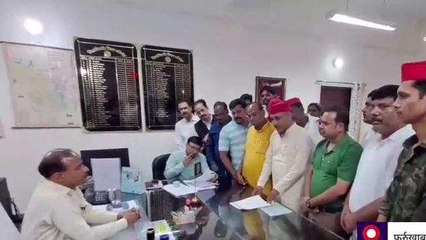 फर्रूखाबाद: सात सूत्रीय मांगो को लेकर समाजवादी पार्टी ने डीएम को सौंपा ज्ञापन