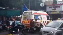 Ambulance gets stuck in traffic every day