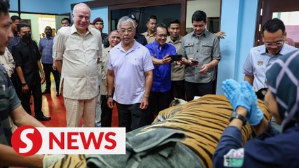 Agong visits National Wildlife Rescue Centre in Sungkai