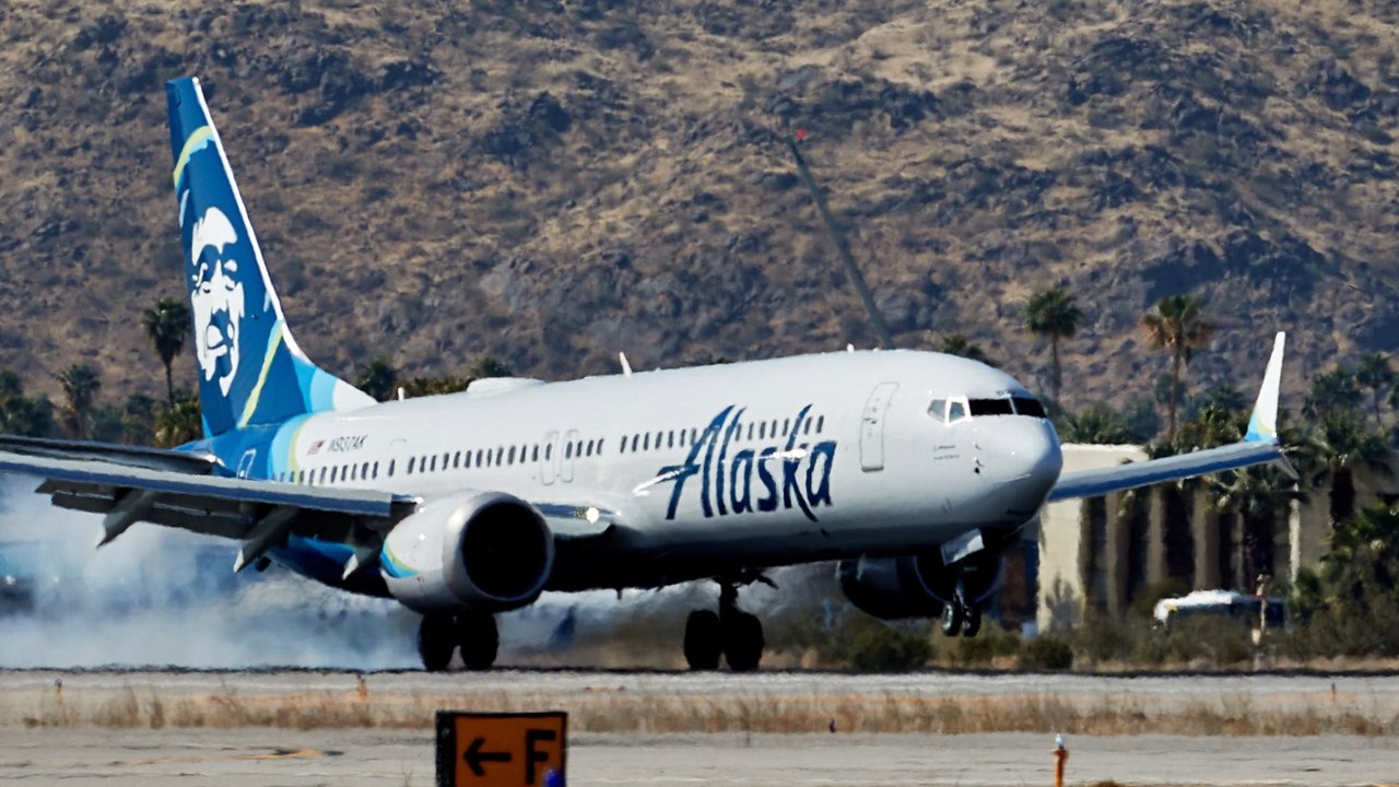 Neuer Boeing 737-Flieger verliert Heckflossenteil