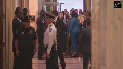 Zelensky arrive au Congrès américain, où une nouvelle aide à l'Ukraine est débattue