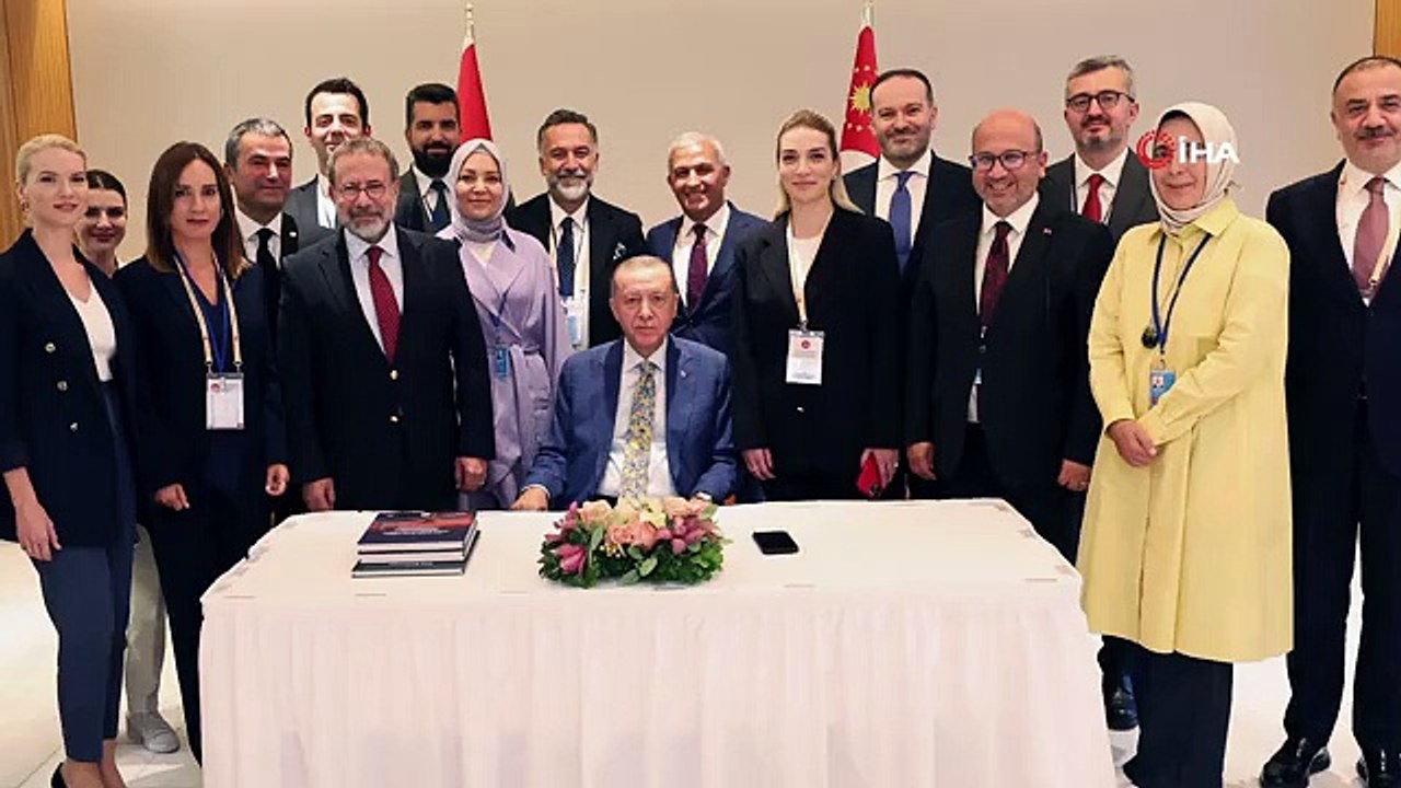 Cumhurbaşkanı Erdoğan, gazetecilerle sohbet etti