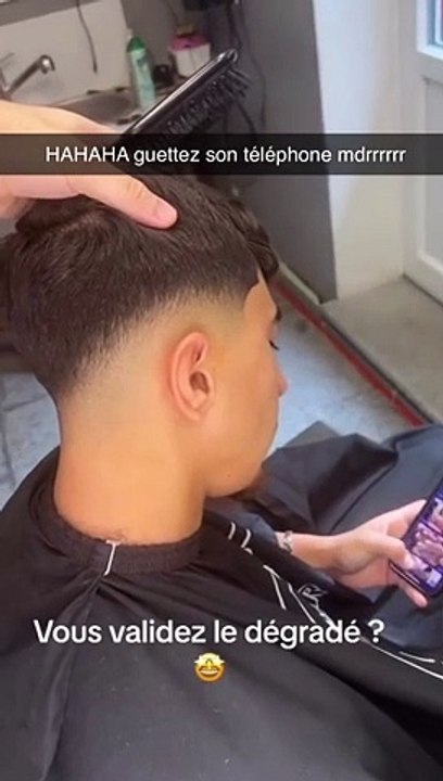 mdr regarder son tel lol