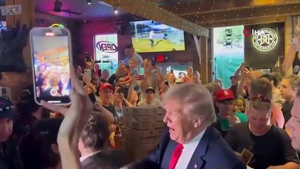 Donald Trump, Iowa'da destekçilerine bedava pizza dağıttı