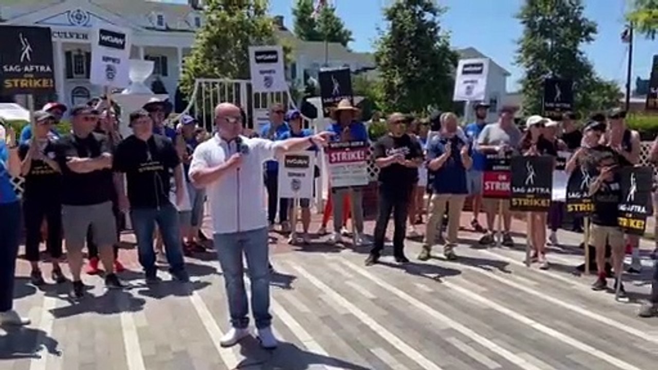 El sindicato de guionistas y los estudios de Hollywood llegan a un "excepcional" acuerdo