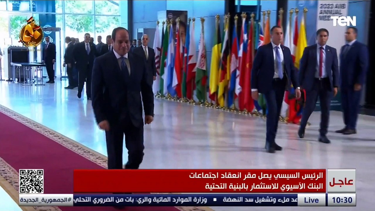 الرئيس السيسى يلتقط صورة تذكارية مع المشاركين ب...