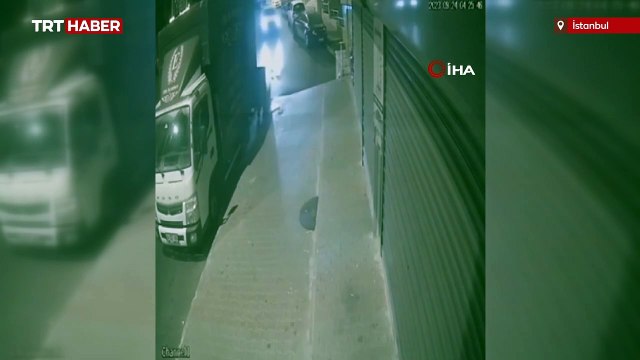 Aşırı hız yapan araç dükkana daldı: O anlar kamerada