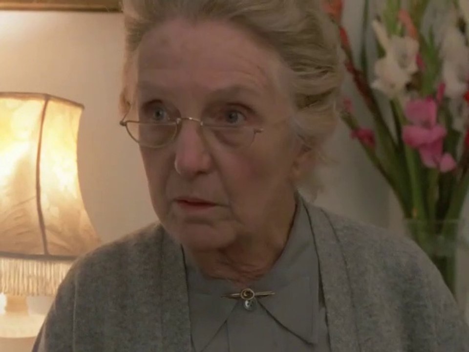 Miss Marple 'A Pocketful Of Rye' Part 1/2 Joan Hickson • Peter Davison ...