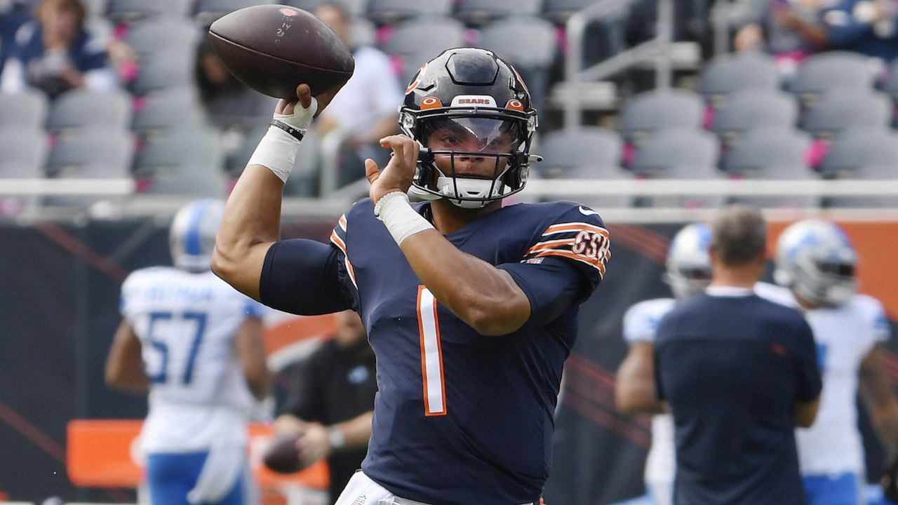 Bears QB Justin Fields Talks About Playing Free in Football
