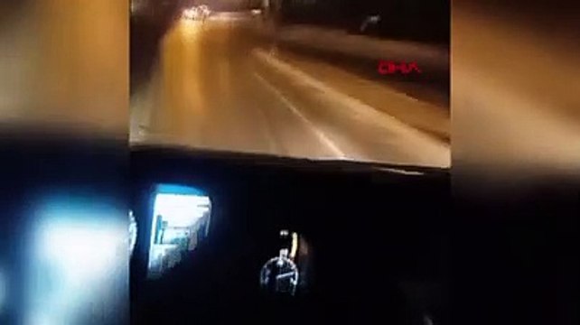 İstanbul'da katliam gibi kaza; köprünün beton bloğuna çarpan otomobildeki 4 kişi öldü