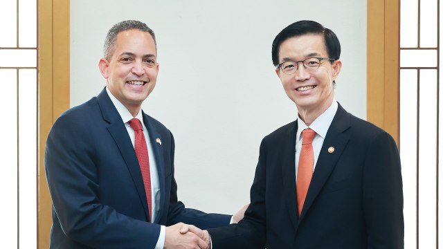 산업장관, 美에 삼성·SK 中 공장 장비반입 협조 요청 / YTN