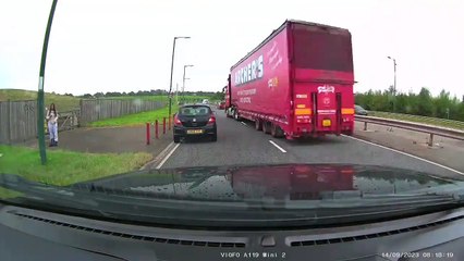 Good Samaritan Helps Stranded Driver Move to Safety