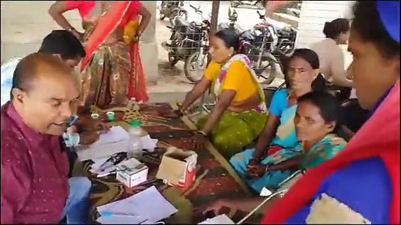 स्वास्थ्य शिविर लगाकर किया उपचार मरीजों को नि:शुल्क दवाइयां भी दी