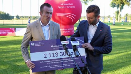 Załuski. Budowa szkoły