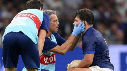 Fracture d'Antoine Dupont : « Pour nous, il n’a pas fini la compétition », dit le staff