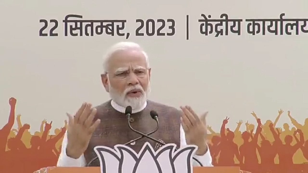 মহিলা সুরক্ষা বিল কোনও সামান্য আইন নয়, এটা নতুন ভারতের নতুন সূচনা: নরেন্দ্র মোদী | Oneindia Bengali