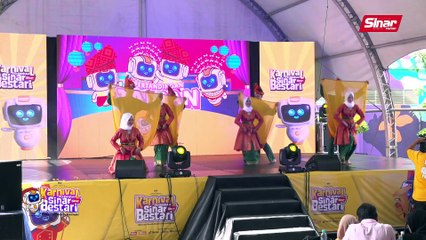 Persembahan pelajar SMK Taman Melawati