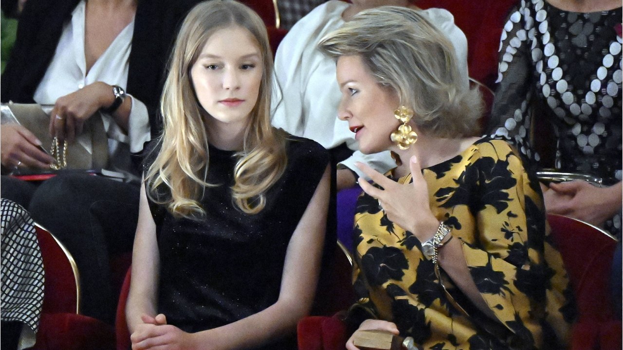 Voici - Éléonore de Belgique : à 15 ans, la princesse accompagne sa mère en toute élégance à l’opéra