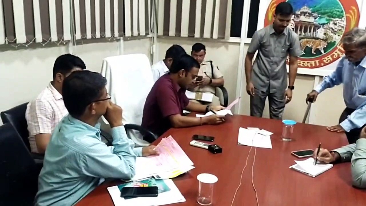 श्रमिकों को समय पर भुगतान व पात्र व्यक्ति को जॉ...