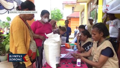 Masyarakat Sorong Utara Antusias Terima Bantuan Pangan Beras