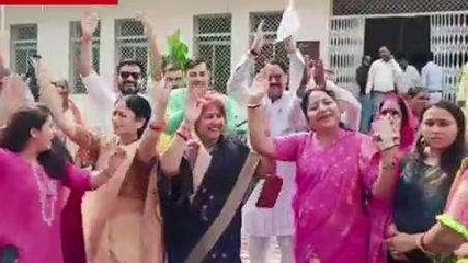 छतरपुर: महिला आरक्षण बिल पास, भाजपा कार्यालय में मनाया गया जश्न