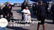 Le pape à Marseille : Elisabeth Borne accueille François à l'aéroport