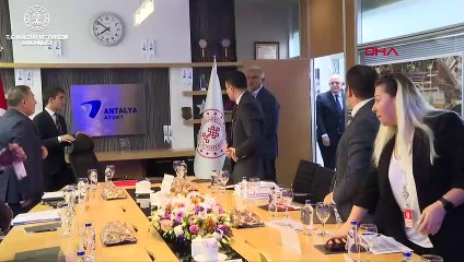 Kültür ve Turizm Bakanı Antalya Havalimanı'nda incelemelerde bulundu