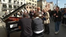 Diez pianos de cola invaden las calles de Madrid