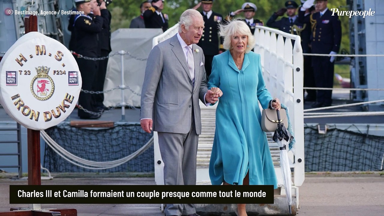 PHOTOS Charles III et Camilla à Bordeaux, monsieur et madame Tout-le-monde : un couple (presque) lambda dans le tram !