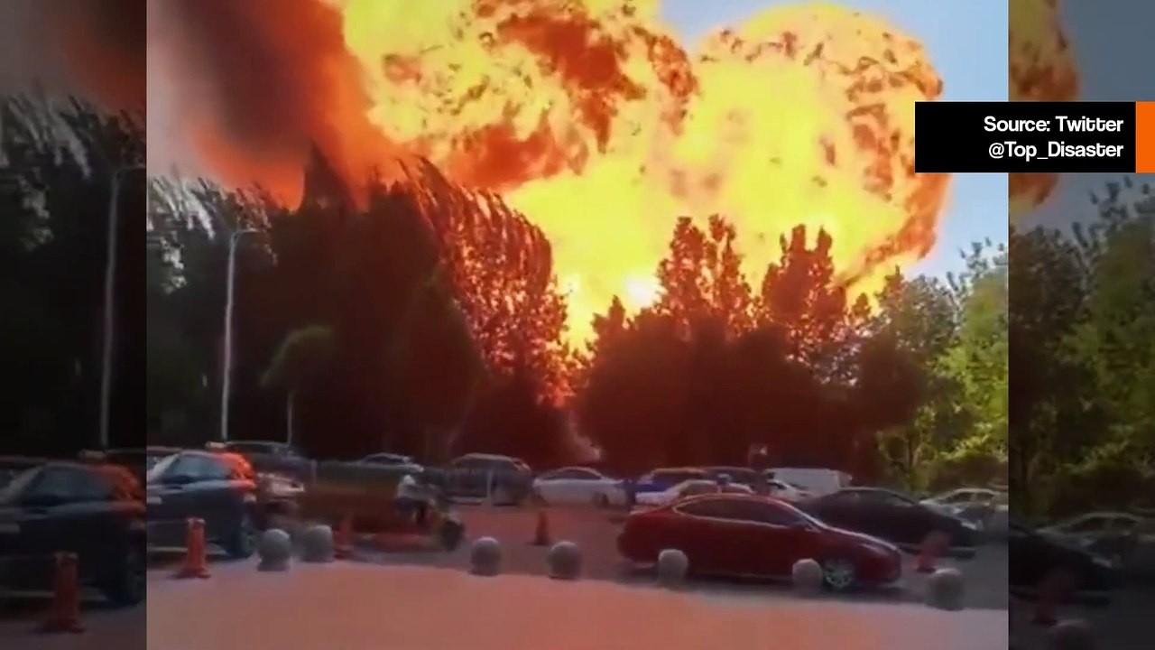 Video zeigt gigantische Explosion auf einer Autobahn in der Stadt Jiaxing in China