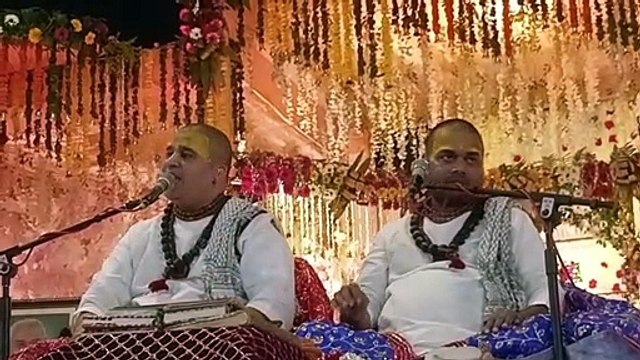 चित्र विचित्र की जोड़ी ने बांधा समां...इस कदर भक्तिरस में झूमे श्रद्धालु