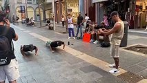 Reto de flexiones en plena calle Castillo de Santa Cruz de Tenerife