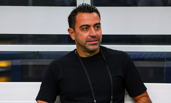رسمياً برشلونة يعلن عن تمديد عقد تشافي