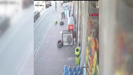 Esenyurt'ta Çalınan Kedinin Sahibinden Para Talebi Silahlı Kavgaya Yol Açtı